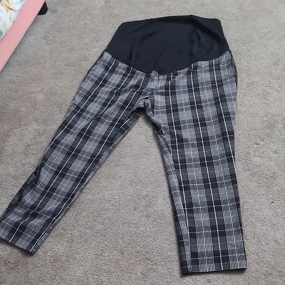 Isabel Maternity Black & White Houndstooth Plaid Cropped Pants size 14 - Picture 2 of 7